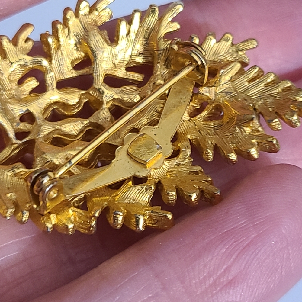 Vintage Leaf Branch Gold Pearl Brooch Pine Tree ? Christmas? 50's Vtg Estate - Picture 6 of 6